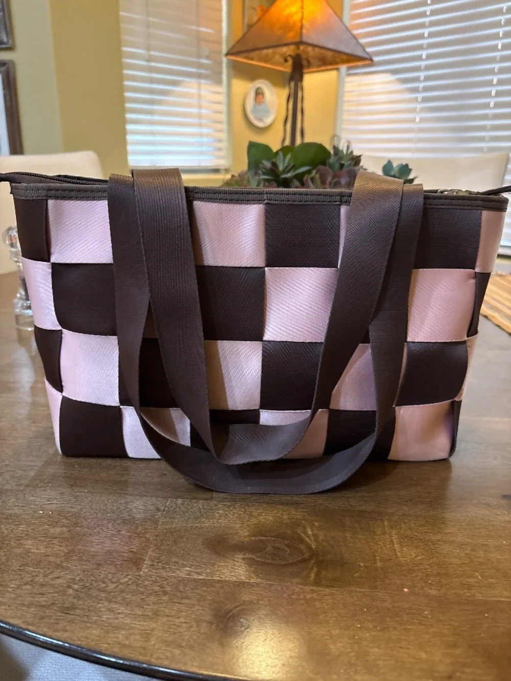 Comely handbag